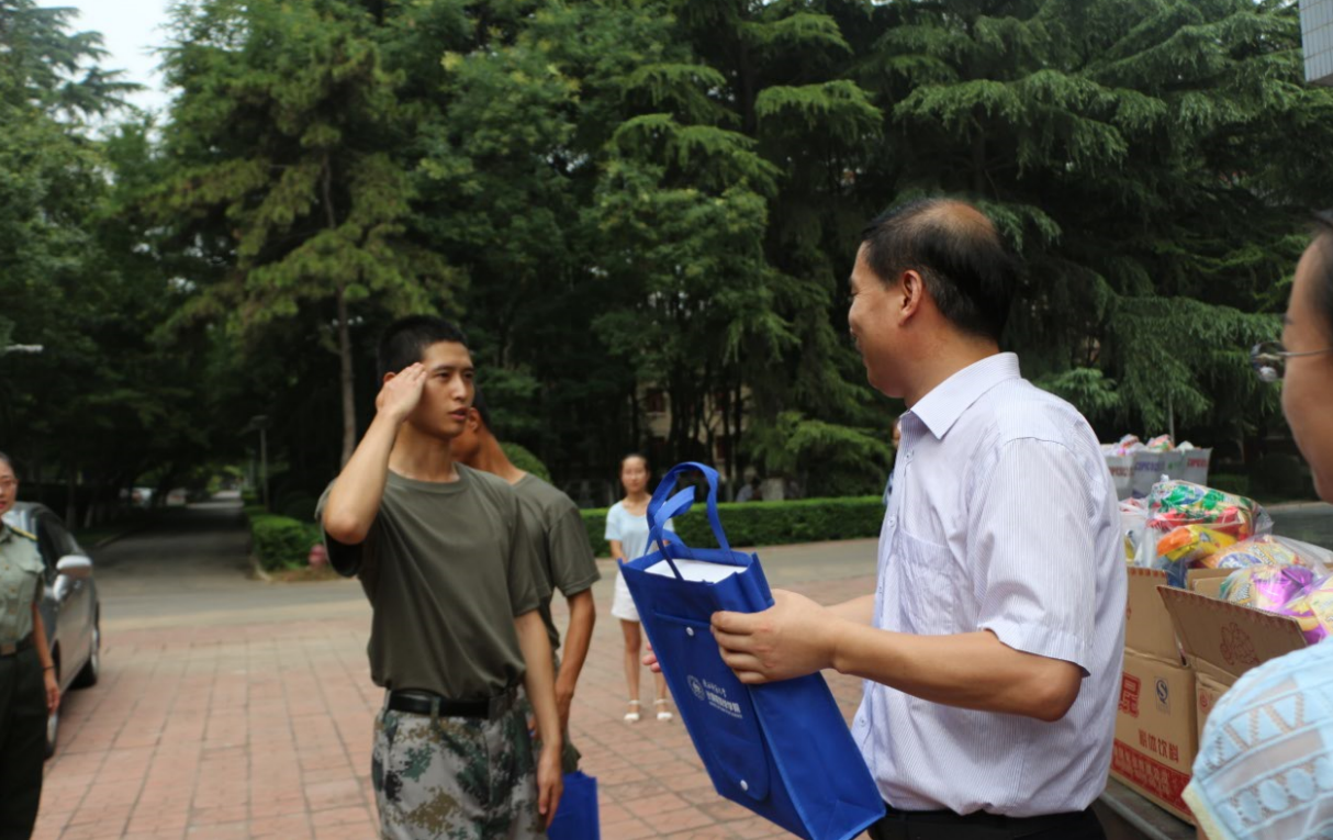 QQ截图20160821205514.png QQ截图20160821205514.png